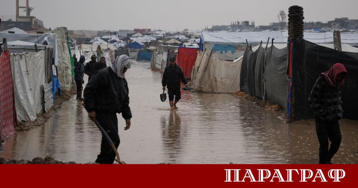 Продължаващите проливни дъждове и рязкото застудяване в Ивицата Газа усложняват