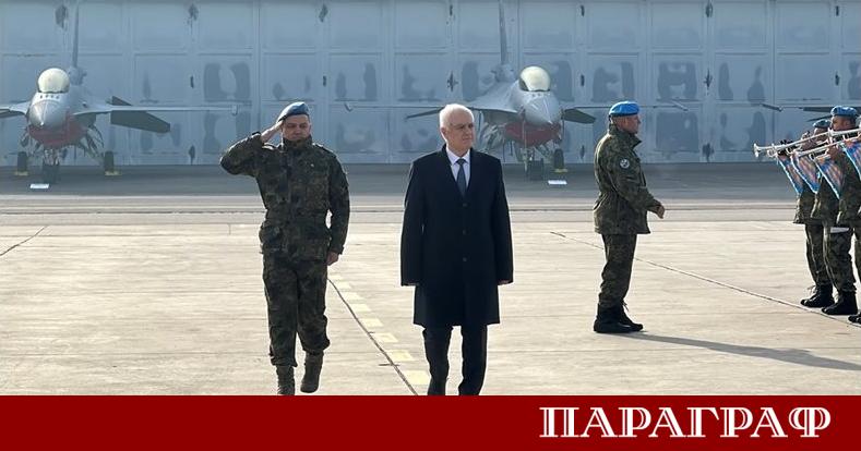 Българските военновъздушни сили официално представиха първите осем изтребителя F 16