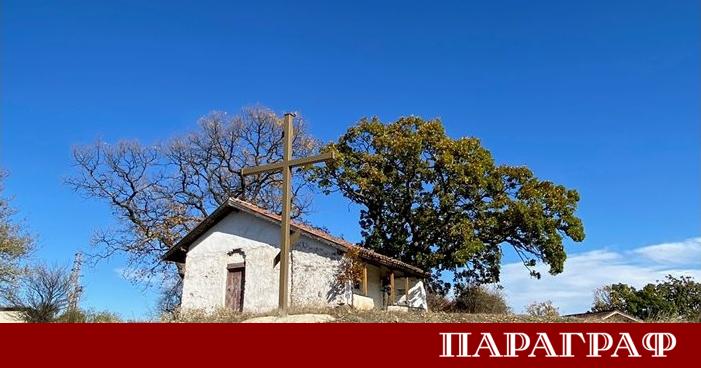 Край Байлово и Голема Раковица се намира Спасова могила –