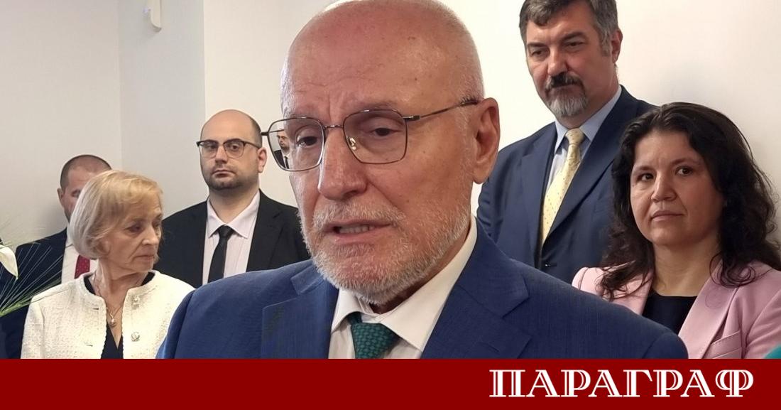 Управителят на Българската народна банка БНБ Димитър Радев няма да