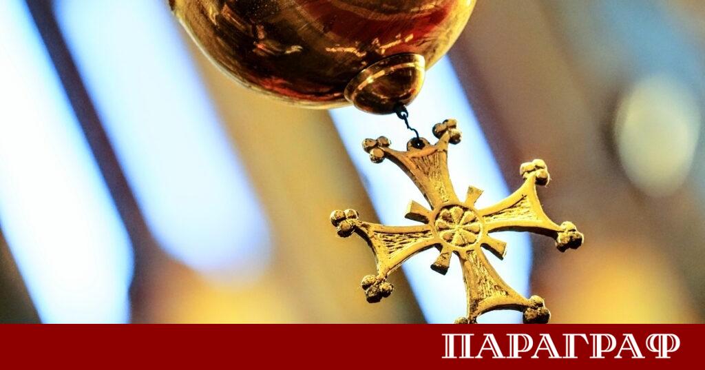 На Бъдни вечер православните храмове отслужват две богослужения Едното е