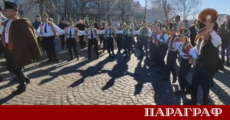 Ямбол отново е домакин на традиционното коледарско надиграване което възвестява