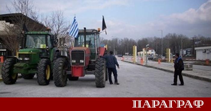 Гръцки фермери засилиха протестните си действия в област Централна Македония