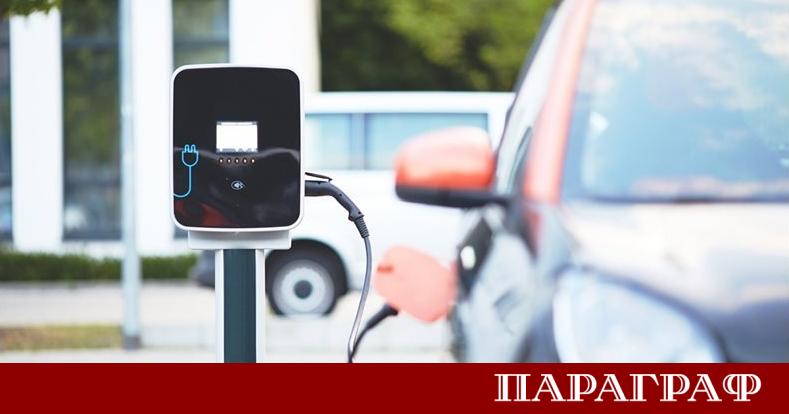 Гръцкото правителство удължи програмата за субсидиране на електрически превозни средства