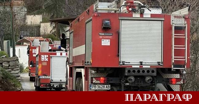 Пожарникари спасиха стопанска постройка в Съединение Те предотвратиха унищожението и