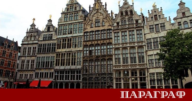 Девет души са ранени след сблъсък на два трамвая в