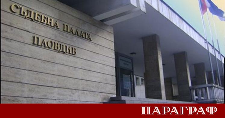 Водач на градски автобус в Пловдив блъсна момиче на пешеходна