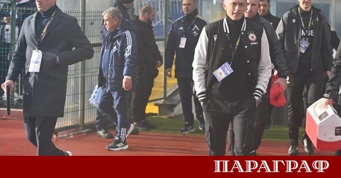 Народната мъдрост твърди че никой не може да настъпи една