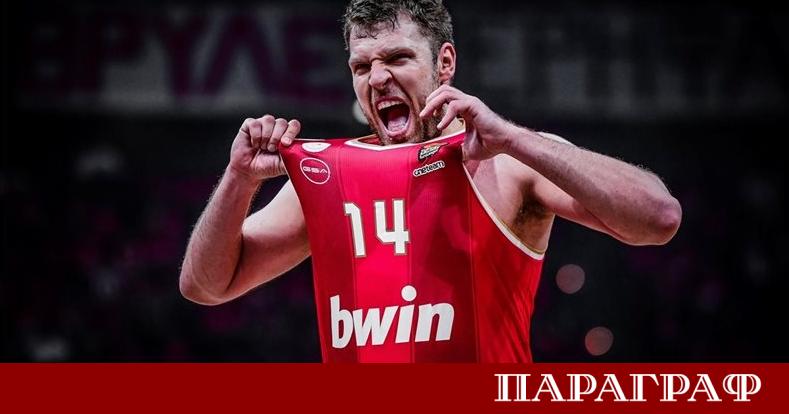 Българската баскетболна звезда Александър Везенков е включен в идеалната петица