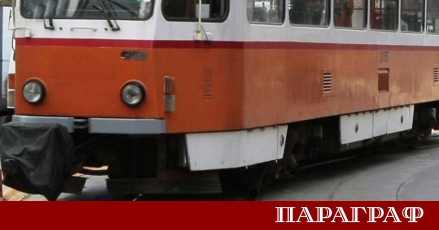 Движението на трамваите по линии 10 и 15 в София