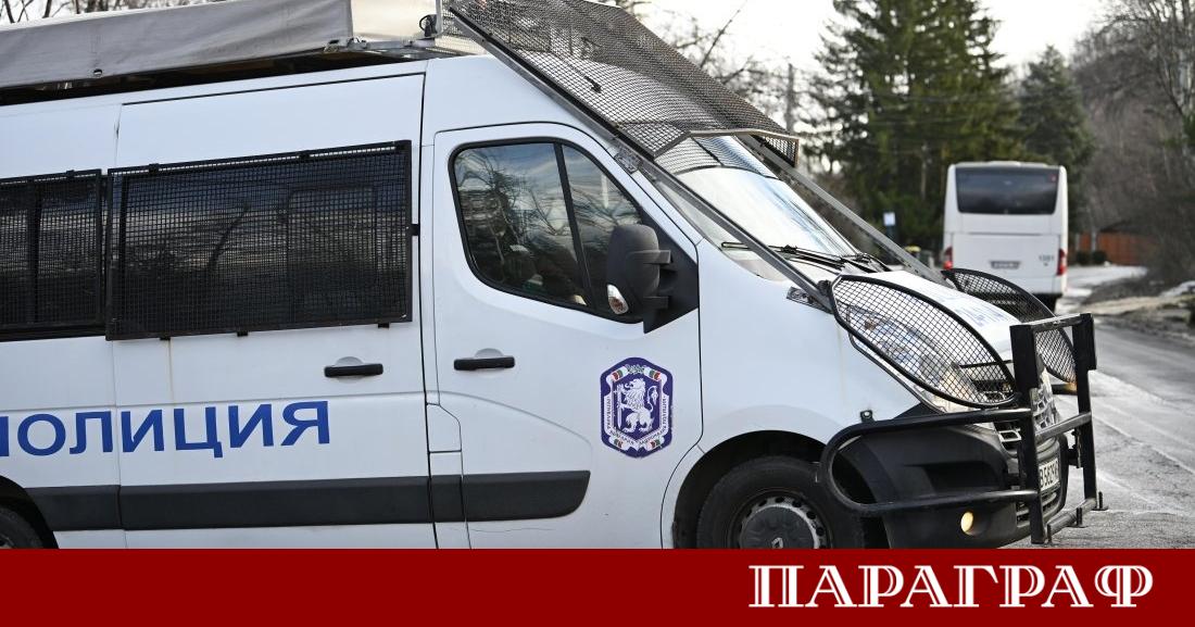 Столична община взе решение временно да затвори двата основни пътя