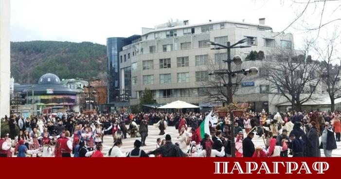 Благоевград стана сцена на древни традиции и празнично настроение Хиляди