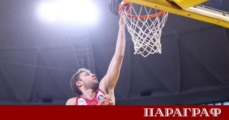 Александър Везенков отново бе в центъра на вниманието Българската баскетболна