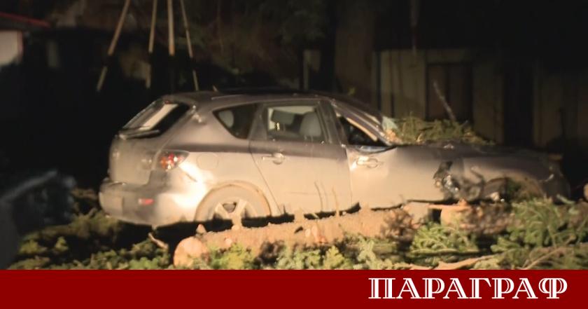 Ураганен вятър нанесе значителни щети в курорта Боровец както и