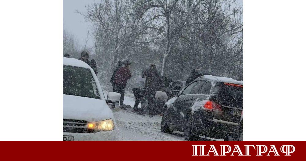 Лек автомобил Хюндай е катастрофирал снощи малко преди 19 часа