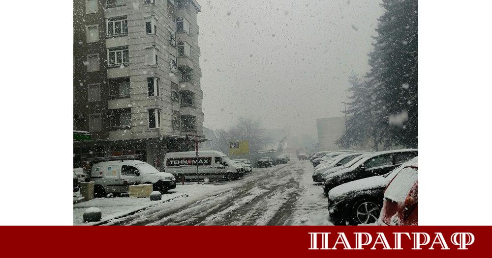 Силна снежна буря връхлетя Хърватия причинявайки значителни смущения В резултат