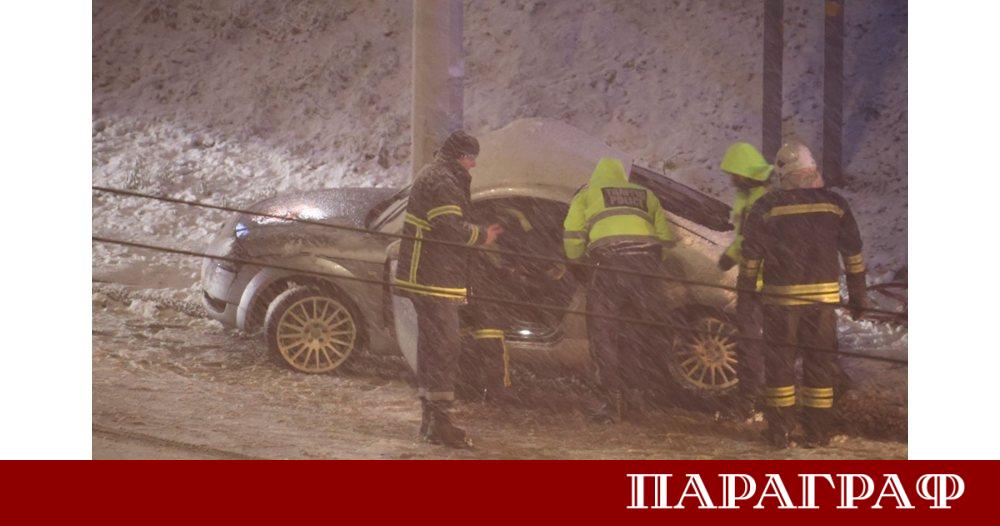 Мъж е с опасност за живота след тежка катастрофа в