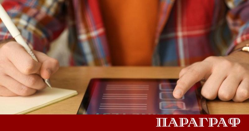 Престоят пред екрани и телефони е основна причина за намаляване