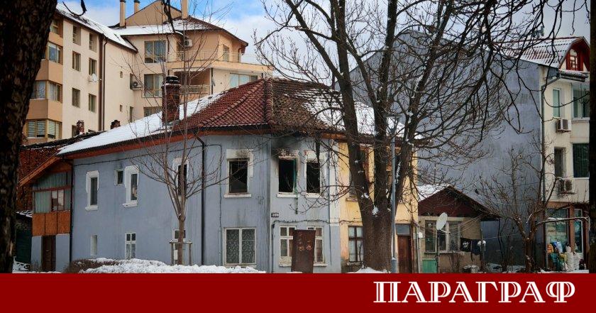 Двама души загинаха при пожар в Габрово рано тази сутрин