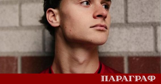 Максимилиан Ибрахимович син на футболната легенда Златан Ибрахимович подписа с