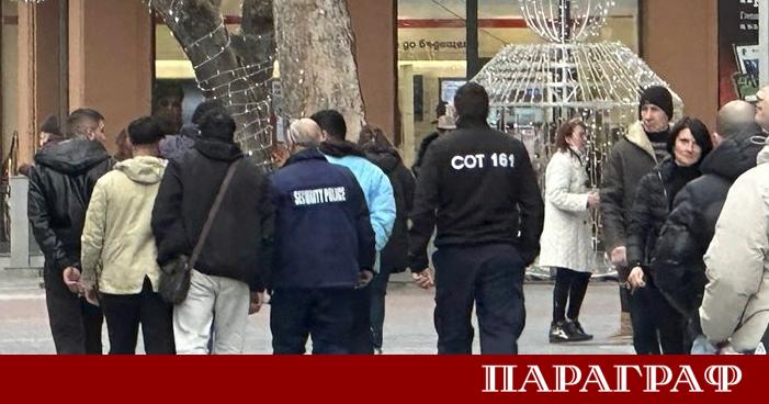 Недоволни чужденци предизвикаха намесата на полицията в офис на мобилен
