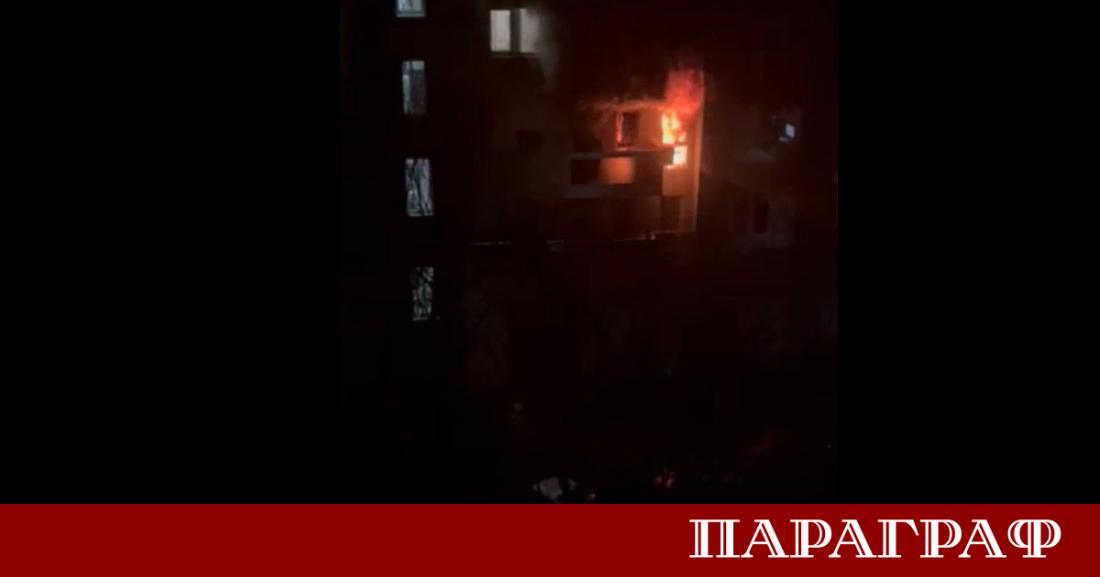 Възрастно семейство беше спасено от огнеборци след пожар в дома