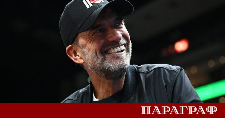 Германският футболен стратег Юрген Клоп сериозно обмисля възможността да поеме