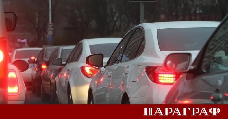 Шофьорите в България губят между 50 и над 100 часа