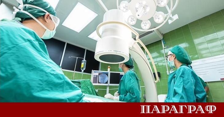 За първи път в историята медици извършиха аорто коронарен байпас