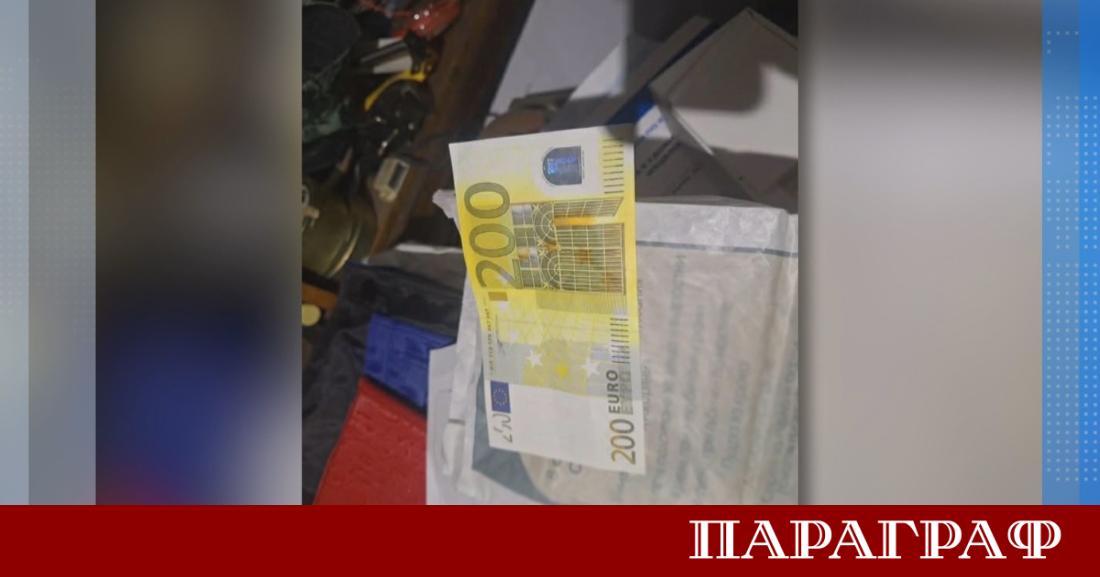 Двама мъже на 77 и 65 години са задържани за