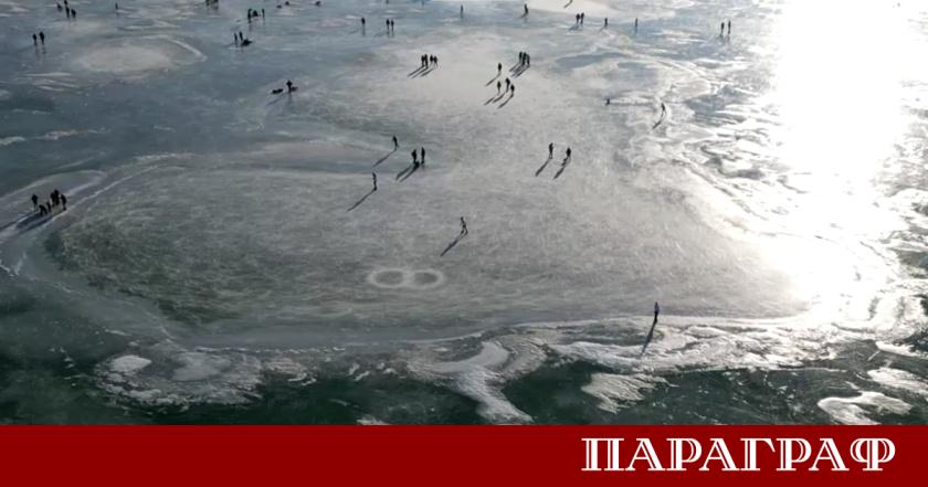 Езерото Балатон в Унгария замръзна за първи път от девет