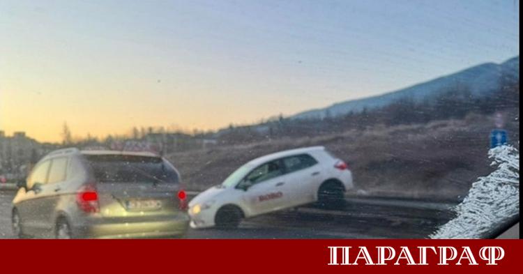 Катастрофа затрудни движението по Софийското околовръстно шосе рано тази сутрин