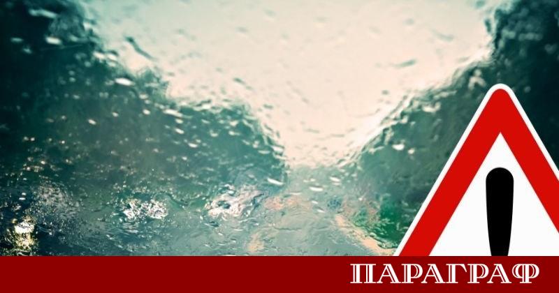 Всички начални и средни училища в гръцката област Атика включително