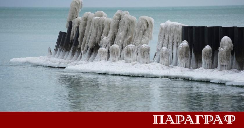 Езерото Мичиган се превърна в спираща дъха ледена феерия Поразяващи