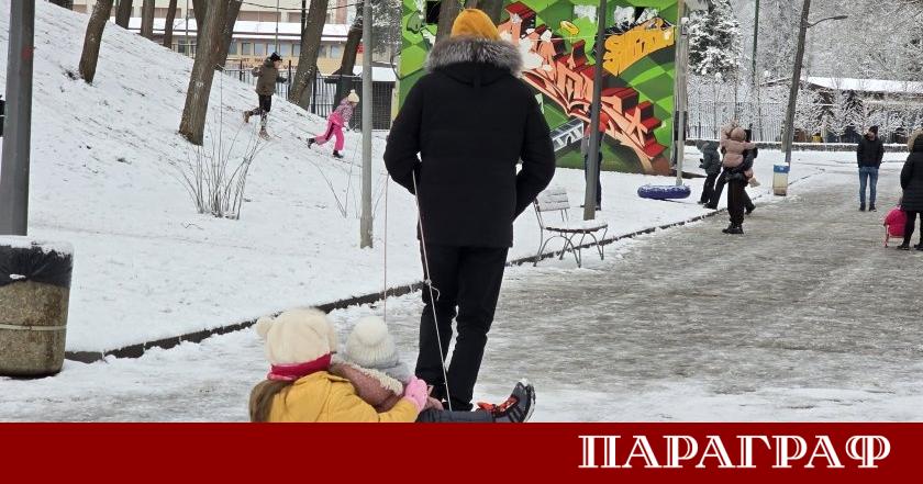 Учениците от област Добрич се връщат в класните стаи от