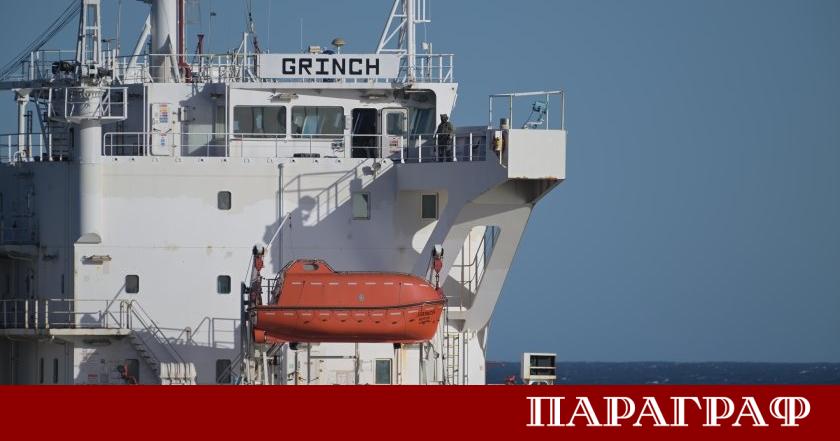 Френската брегова охрана задържа петролния танкер Гринч предполагаемо част от