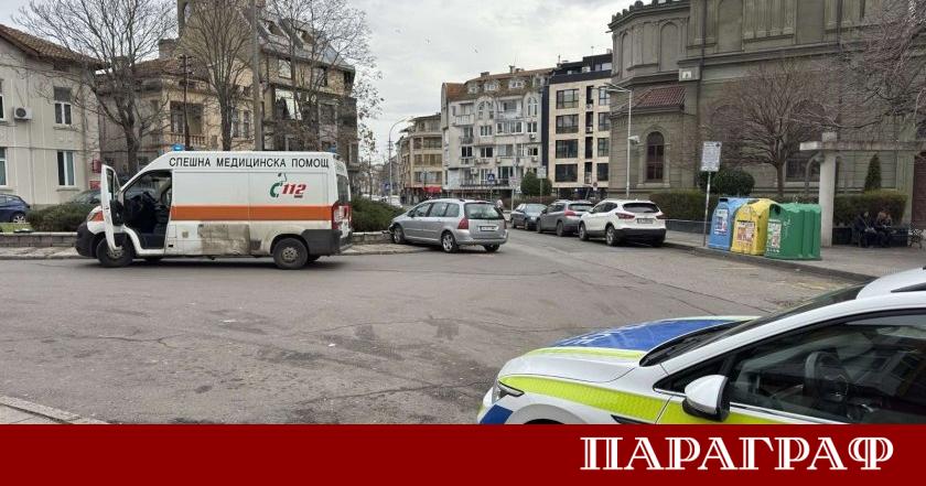Лек автомобил блъсна пешеходка в централната част на Бургас днес