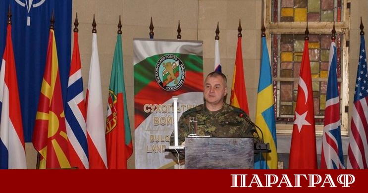 Командирът на Сухопътните войски генерал майор Деян Дешков представи обстоен