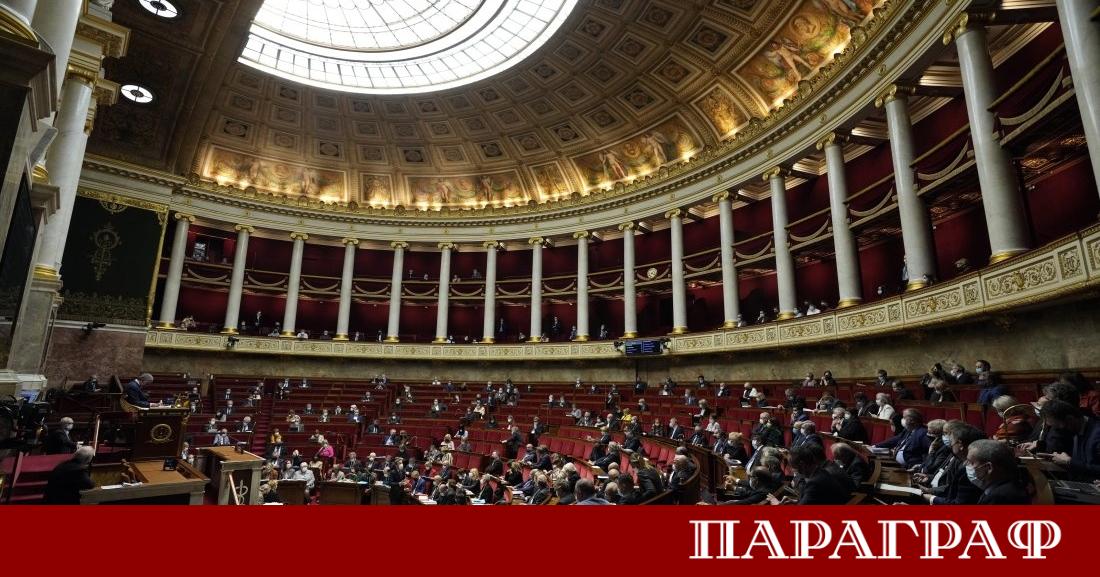 Френското правителство успешно преодоля два нови вота на недоверие в
