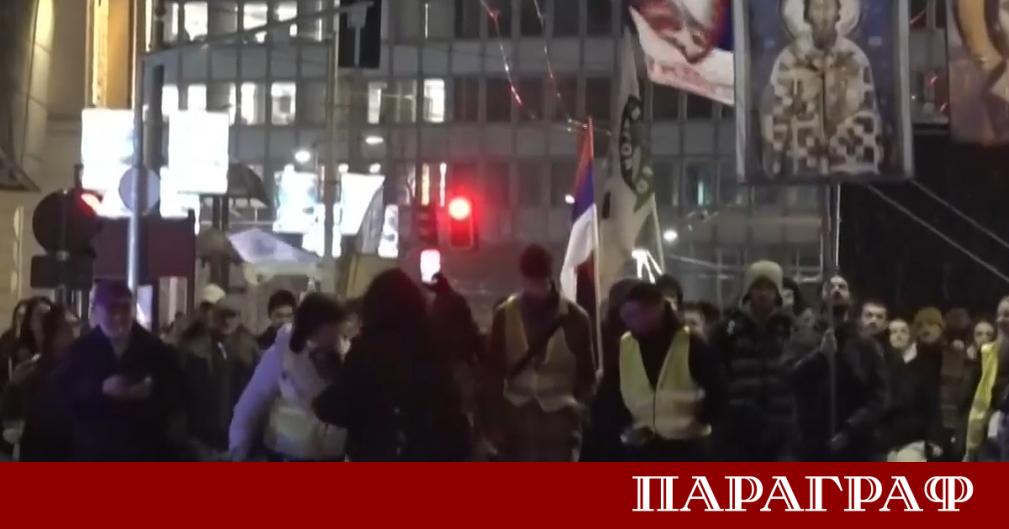 Хиляди граждани и студенти изпълниха улиците на сръбската столица в