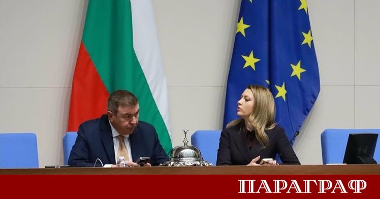 Народното събрание започна работата си с напрегнати дебати след като