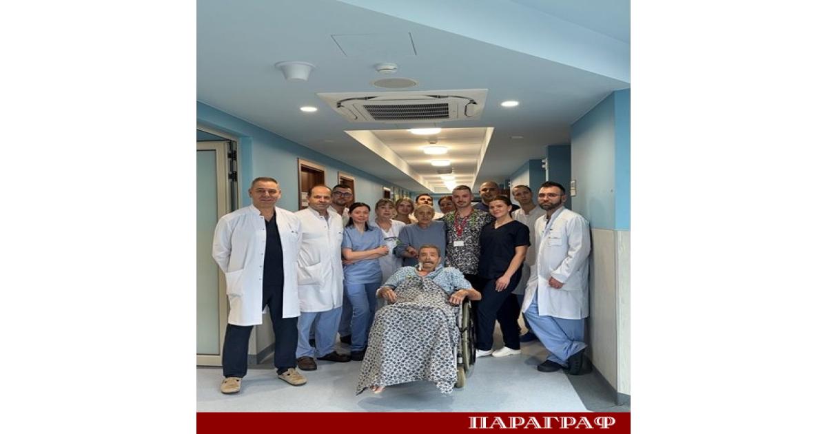 Екипът на Клиниката по съдова и ендоваскуларна хирургия в УМБАЛ