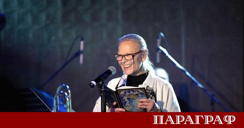 Легендарната актриса Цветана Манева навършва 82 години и избира да