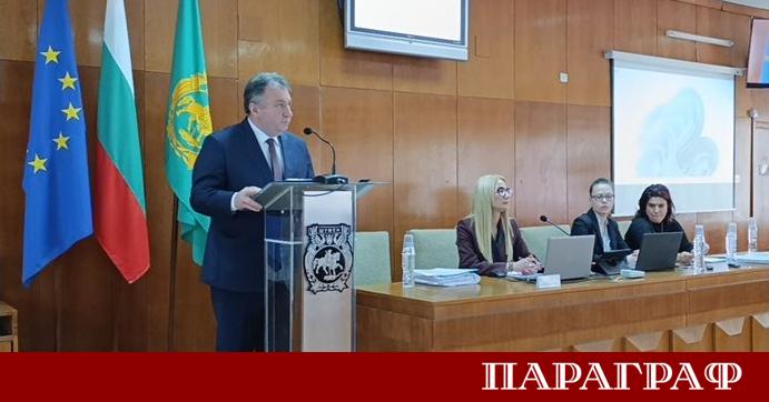 Кметът на община Шумен проф Христо Христов представи пред Общинския