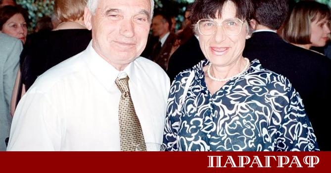 Историята на българския преход често се свързва с големи площади