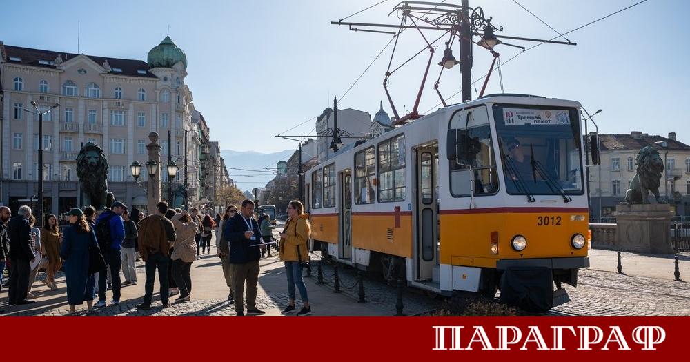 Столична община и Фондация Софийска платформа организираха уникален исторически тур