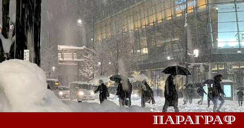 Обилни снеговалежи отнеха живота на 30 души в Япония през