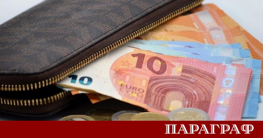 Първият месец от въвеждането на единната европейска валута в България
