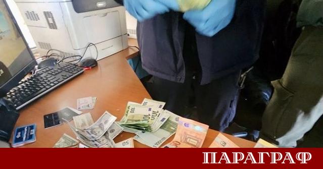 Служители на сектор Фалшификации при ГДБОП пресякоха нелегален канал за