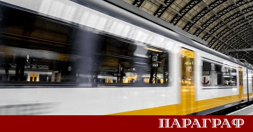 Тежък инцидент в регионален влак в Германия завърши с фатални